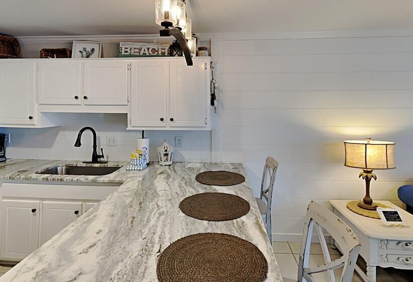 Wendwood Condominiums