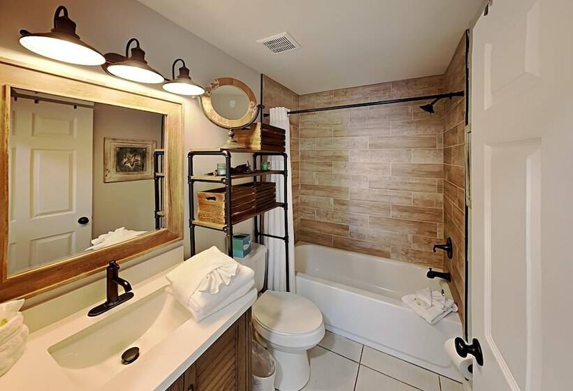 Wendwood Condominiums