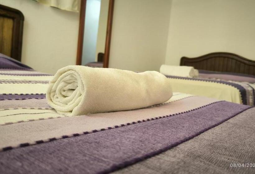 ユースホステル Casa Bugambilias