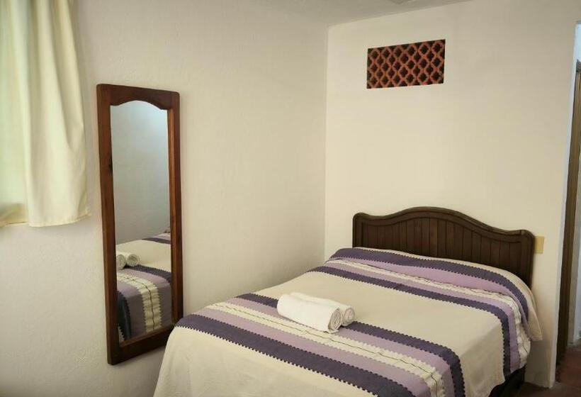 ユースホステル Casa Bugambilias