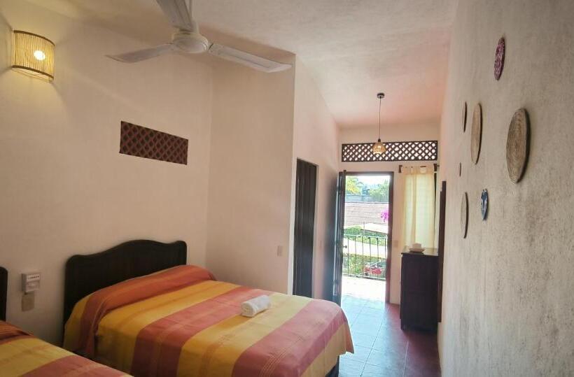 ユースホステル Casa Bugambilias