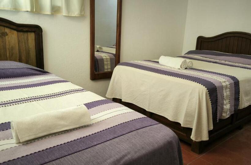 ユースホステル Casa Bugambilias