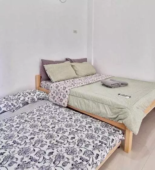 ユースホステル Ina Rose Apartment And Transient