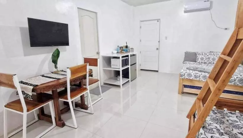 ユースホステル Ina Rose Apartment And Transient