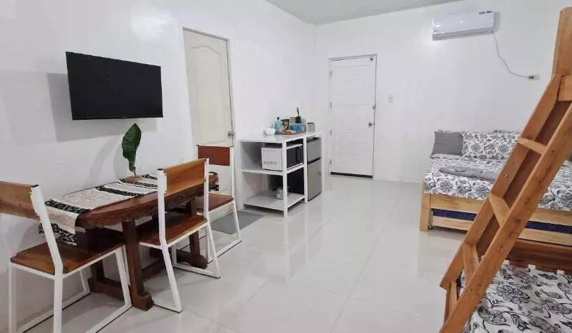 ユースホステル Ina Rose Apartment And Transient