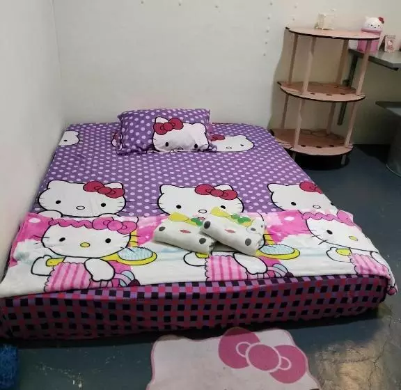 تختخواب و صبحانه Hello Kitty Backpackers