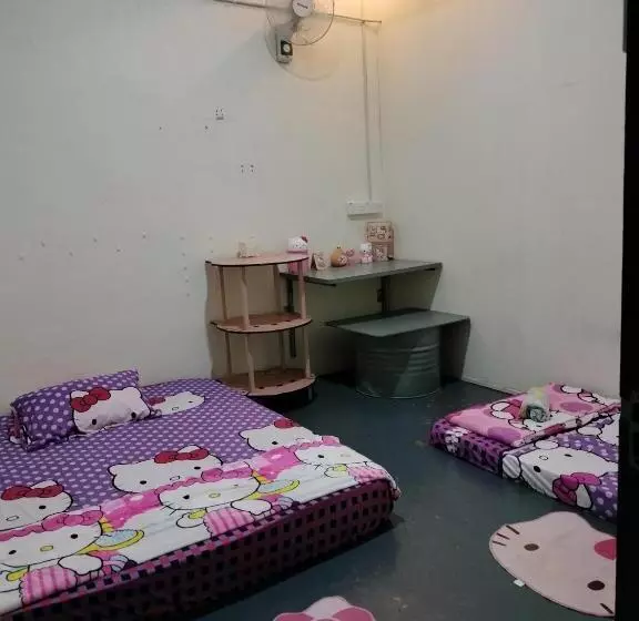 تختخواب و صبحانه Hello Kitty Backpackers