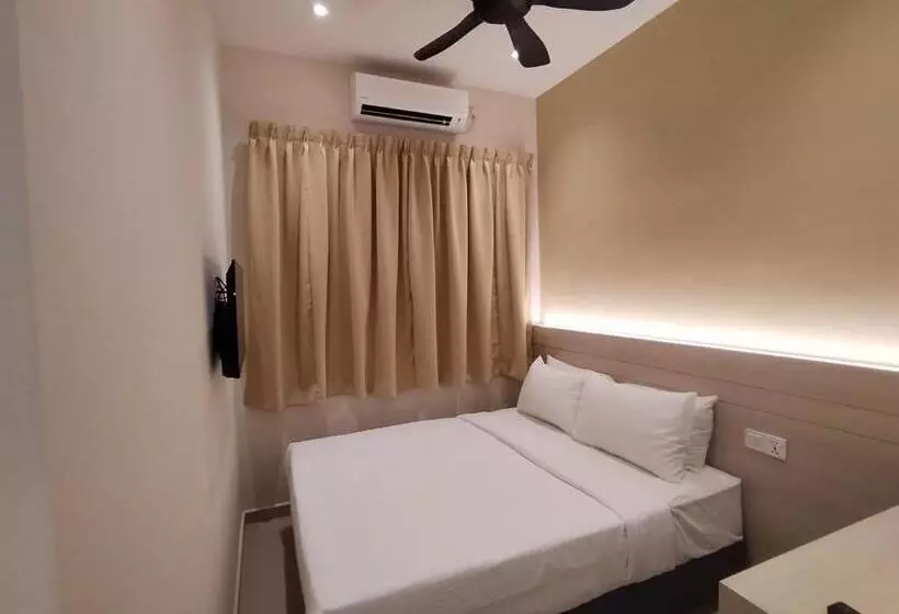 Majatalo Eighteen Guesthouse