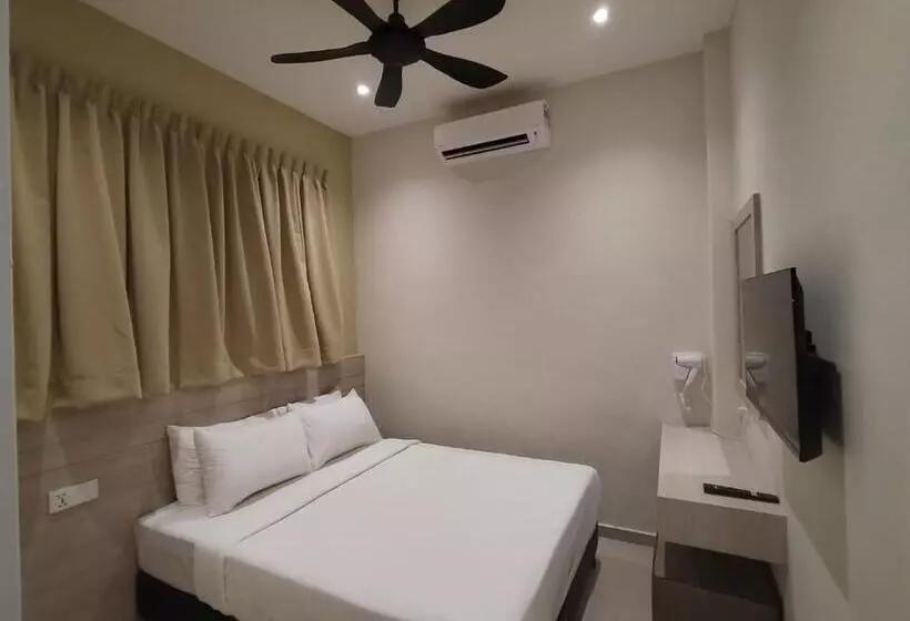 Majatalo Eighteen Guesthouse