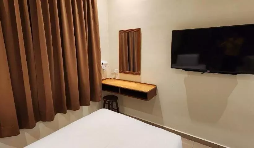 Majatalo Eighteen Guesthouse