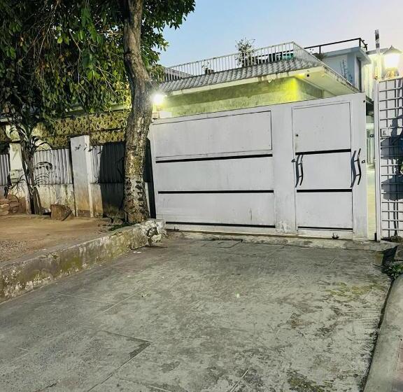 پانسیون Family Lounge F 10