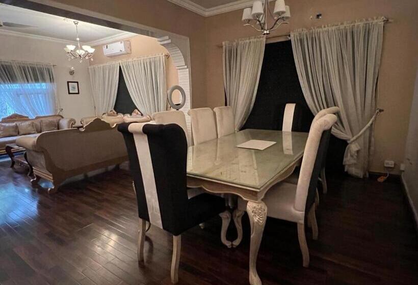 پانسیون Family Lounge F 10