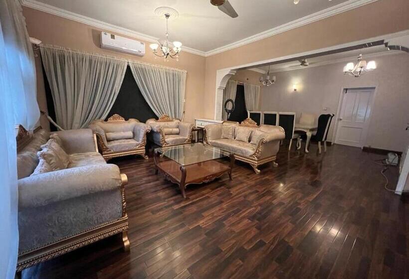 پانسیون Family Lounge F 10