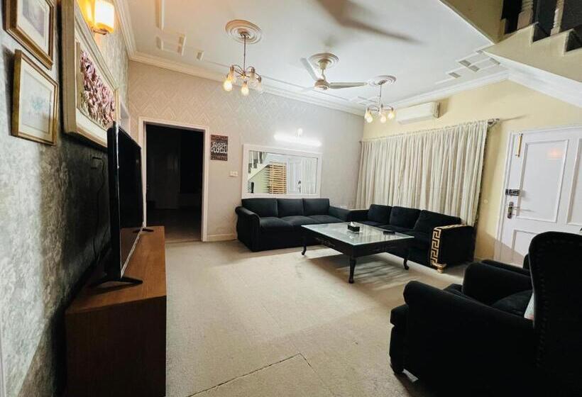 پانسیون Family Lounge F 10