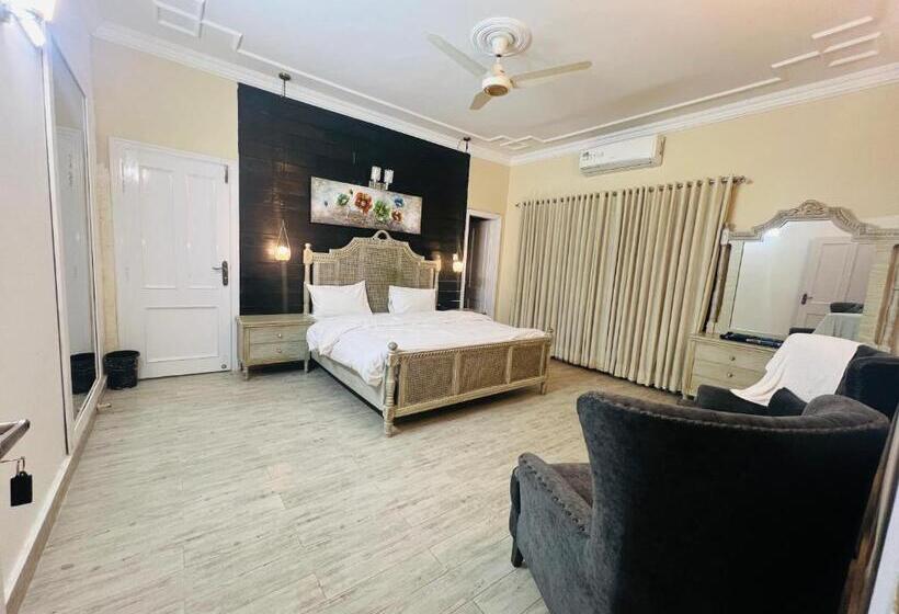 پانسیون Family Lounge F 10