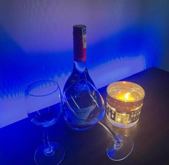 超赞海景高级公寓 浪漫香薰浴缸泡澡 Nexflix Youtube Wifi 喜欢浪漫宁静的您怎可错过