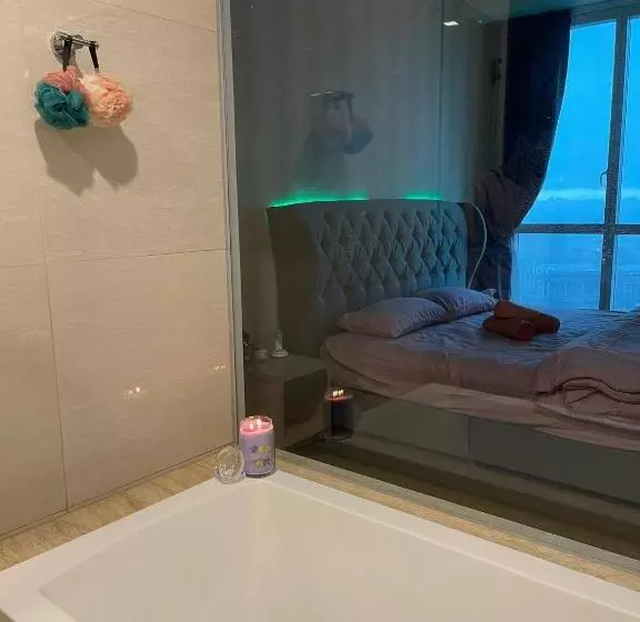 超赞海景高级公寓 浪漫香薰浴缸泡澡 Nexflix Youtube Wifi 喜欢浪漫宁静的您怎可错过