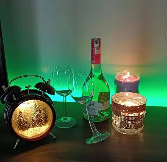 超赞海景高级公寓 浪漫香薰浴缸泡澡 Nexflix Youtube Wifi 喜欢浪漫宁静的您怎可错过