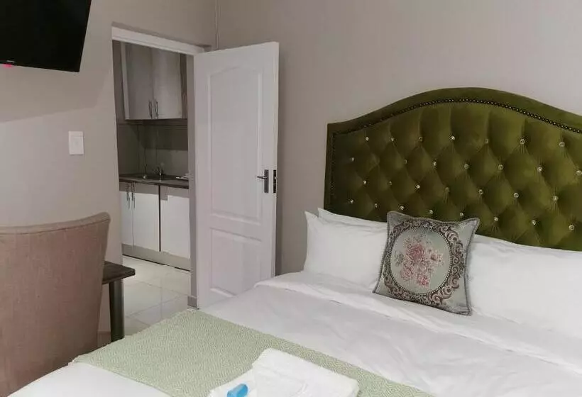 18 On Kuruman B&b