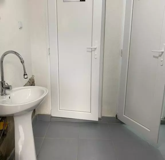 هاستل Guest House Bozvill
