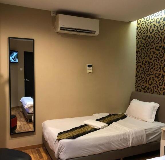 הוסטל M Boutique Inn