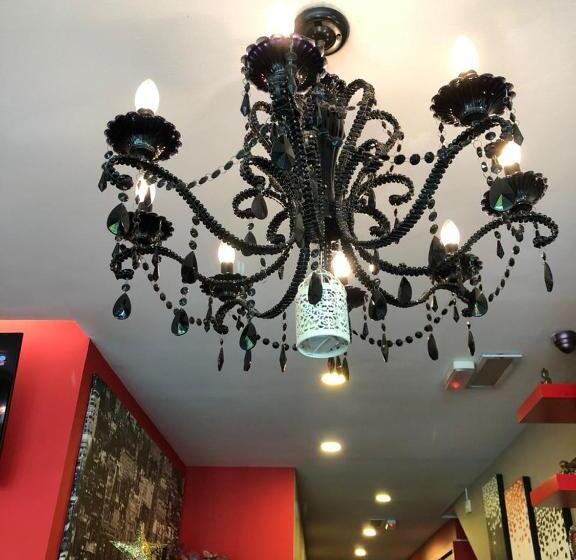 הוסטל M Boutique Inn