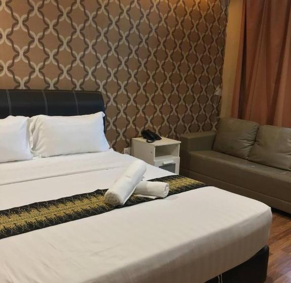 הוסטל M Boutique Inn