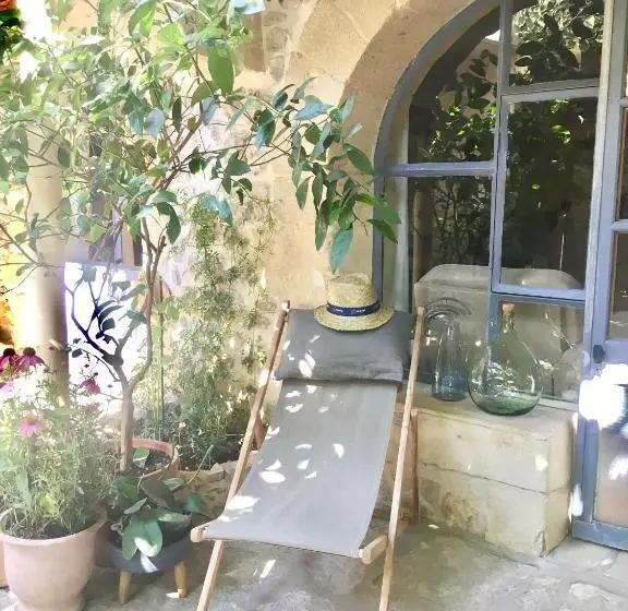 Aamiaismajoitus (B&B) La Dame Jeanne