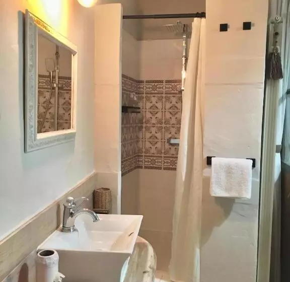 Aamiaismajoitus (B&B) La Dame Jeanne