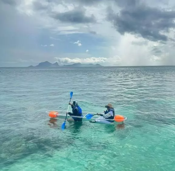 ホテル Bihing Angan Water Chalet