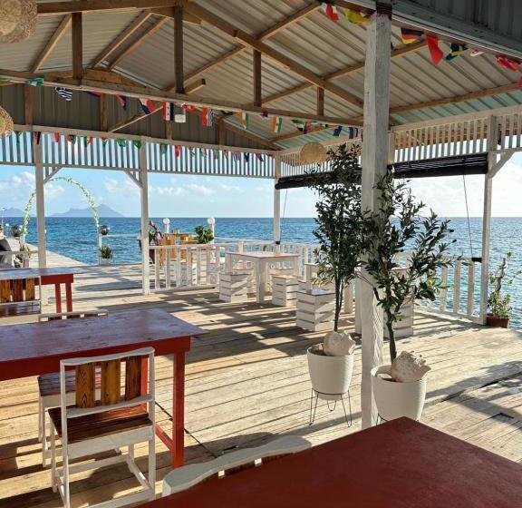 Отель Bihing Angan Water Chalet