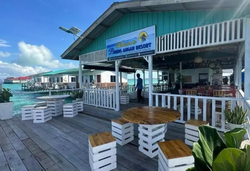 ホテル Bihing Angan Water Chalet