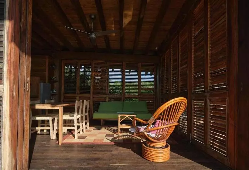 Hotelli Punta Pajaros