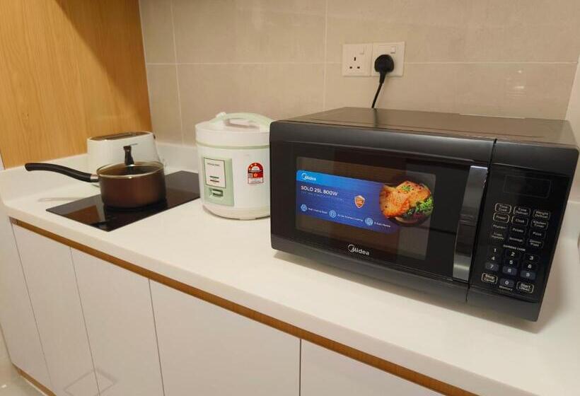 Just Chillin Pool & Seaview Suites