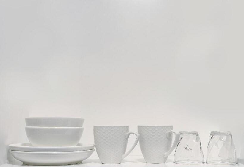 Just Chillin Pool & Seaview Suites