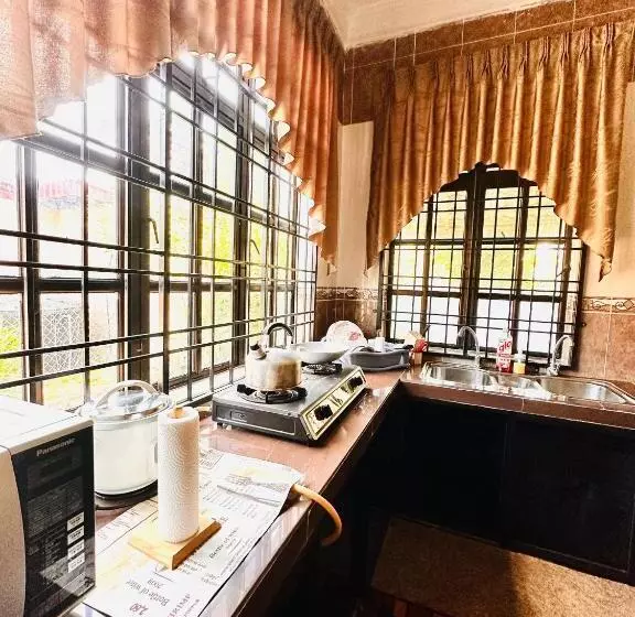 Majatalo Rp Guest House