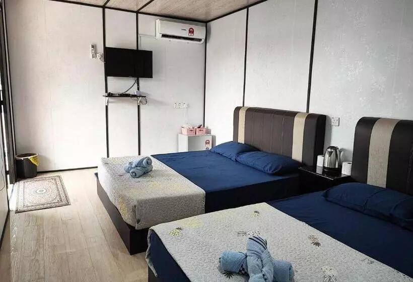 Retkeilymaja Padang Besar Rainbow Cabin Homestay