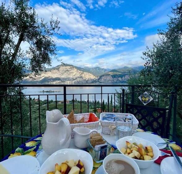 تختخواب و صبحانه Bb Kasa Katia