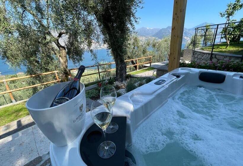 تختخواب و صبحانه Bb Kasa Katia