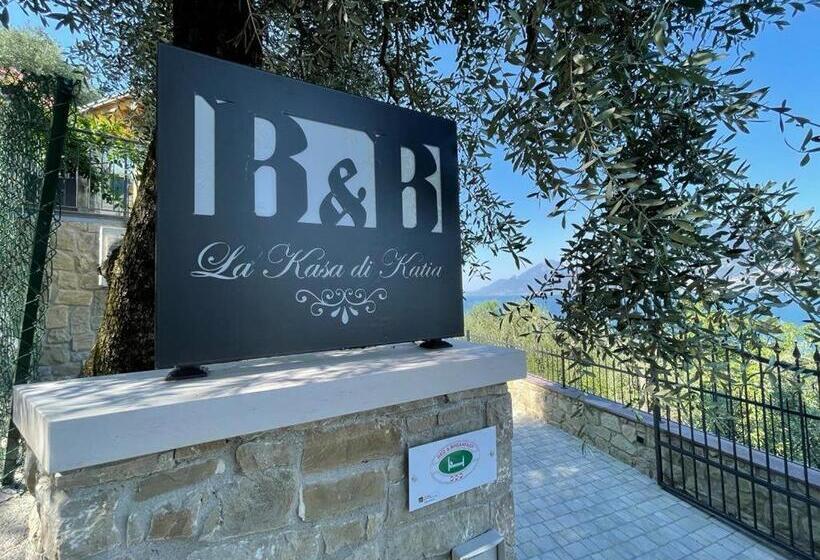 تختخواب و صبحانه Bb Kasa Katia