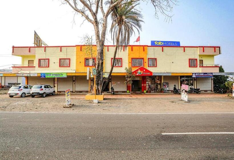 Fabhotel Dhruva