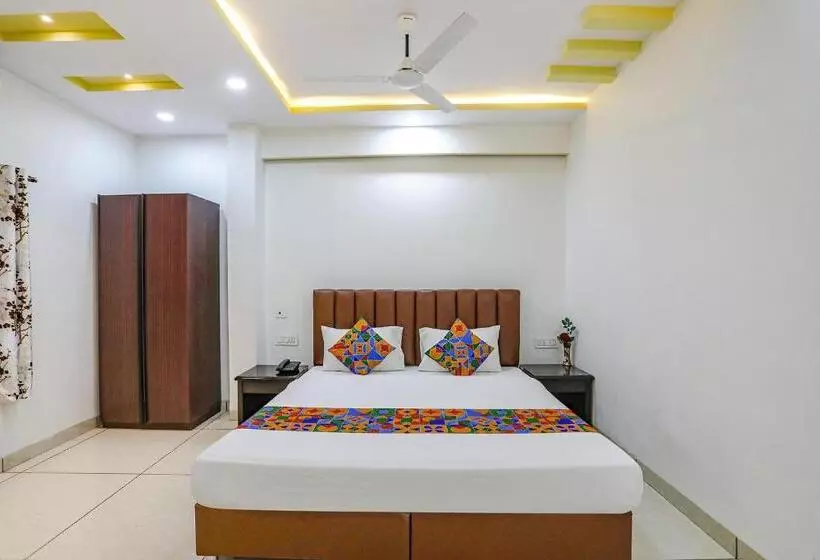 Fabhotel Dhruva