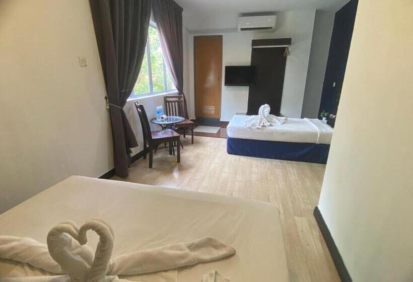 Hotelli Alia Express Sendayan