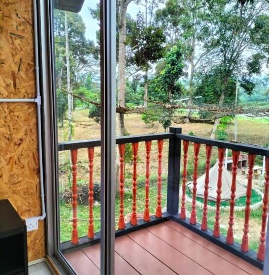 Hotel Chalet Madu Kaca D   Rumah Bonda River View