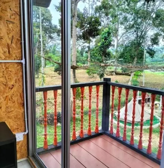 Hotelli Chalet Madu Kaca D   Rumah Bonda River View
