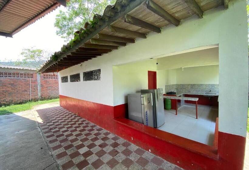 בית מלון כפרי La Granjita Santagueda