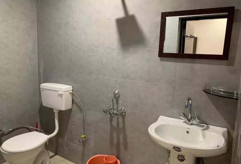 ホテル Pine Trails Jungle Camp