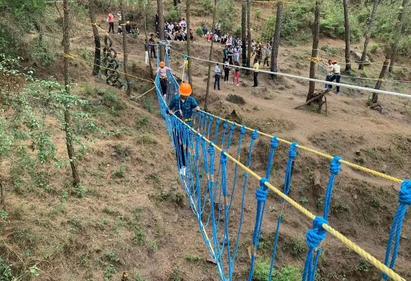 ホテル Pine Trails Jungle Camp