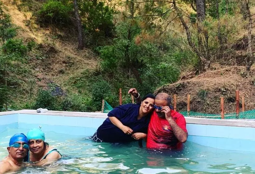 ホテル Pine Trails Jungle Camp