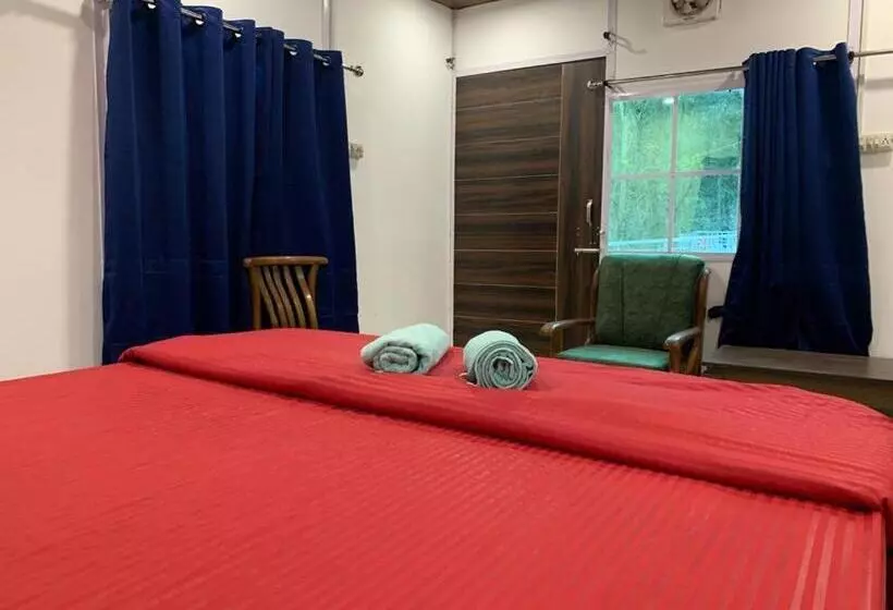 ホテル Pine Trails Jungle Camp